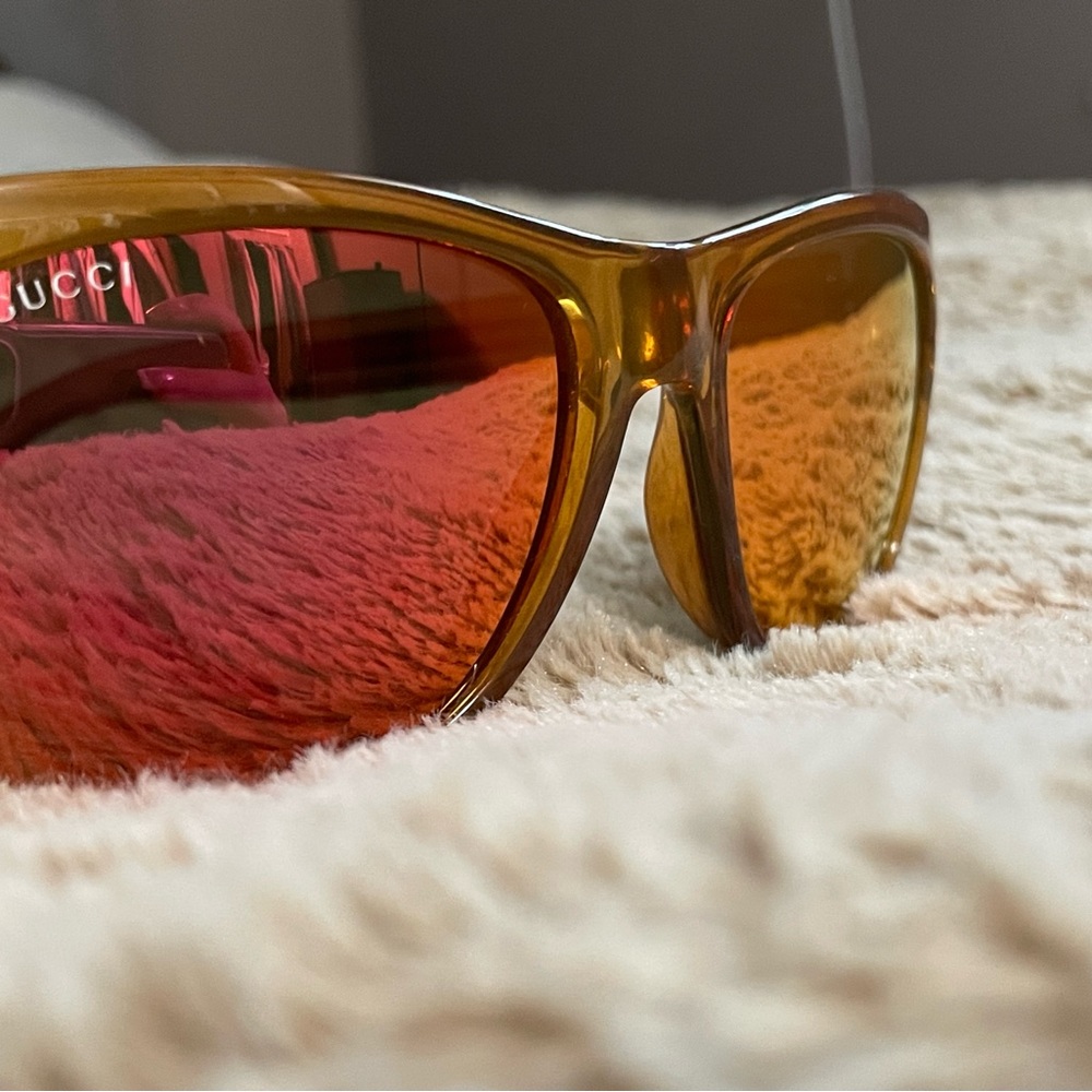 GUCCI mirrored unisex sunglasses